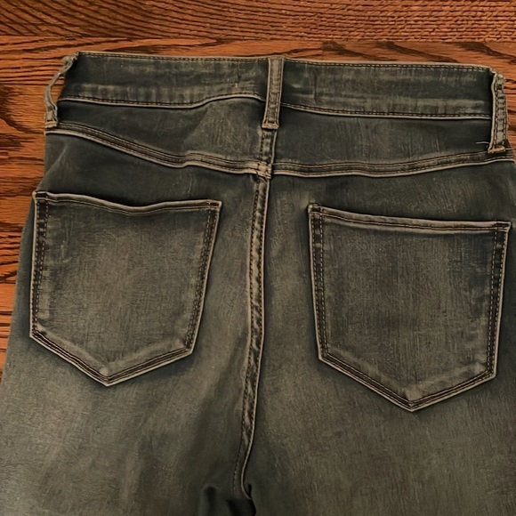 Womens Abercrombie &Fitch size 2R stretchy jeans.Skinny leg. W-26, L-29 highrise - Picture 9 of 9
